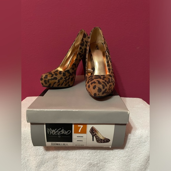 Mossimo Leopard Pumps / Heels - Picture 1 of 10